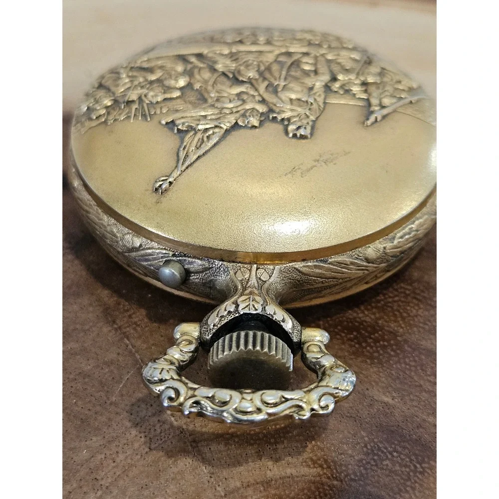 RARE VTG Sears Bicentennial Pocket Watch Washington Crossing Delaware Gold Tone